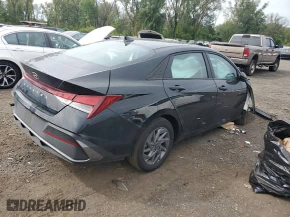 ✅ 2024 Hyundai Elantra SEL • VIN: KMHLM4DG9RU836942 • Лот: 71898695. Размещён на Copart с пробегом 41 261 миль миль. Получите бесплатный доступ к архиву аукционных продаж из США и посмотрите подробный отчёт об истории автомобиля на DreamBid. Изображение 3.
