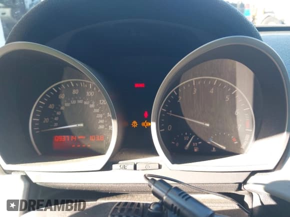 ✅ 2005 BMW Z4 2.5i • VIN: 4USBT33535LR70546 • Lot: 43707315. Wystawiony na IAAI z przebiegiem 93 714 mil. Bezpłatny archiwum sprzedaży aukcyjnych z USA i szczegółowy raport historii pojazdu na DreamBid. Zdjęcie 7.