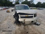 ✅ 2009 Chevrolet Suburban 2LT • VIN: 1GNGC56K99R109889 • Lot: 90428285. Wystawiony na Copart z przebiegiem 389 855 mil. Bezpłatny archiwum sprzedaży aukcyjnych z USA i szczegółowy raport historii pojazdu na DreamBid. Zdjęcie 14.