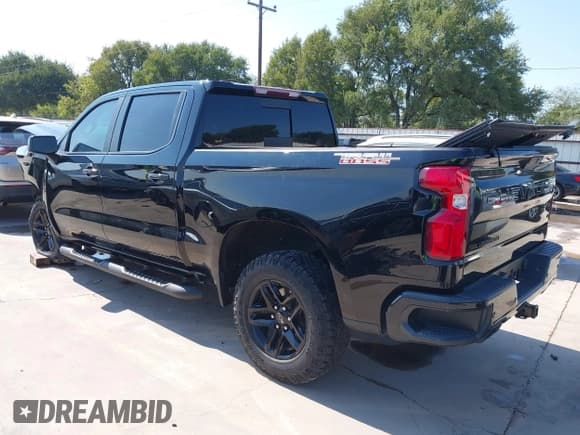 ✅ 2021 Chevrolet Silverado 1500 LT Trail Boss • VIN: 3GCPYFEL9MG154155 • Lot: 43186758. Wystawiony na IAAI z przebiegiem 36 343 mil. Bezpłatny archiwum sprzedaży aukcyjnych z USA i szczegółowy raport historii pojazdu na DreamBid. Zdjęcie 3.