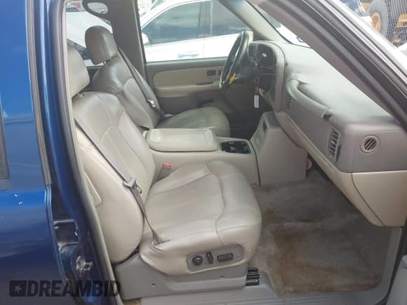 ✅ 2002 Chevrolet Suburban LS • VIN: 1GNEC16Z72J304858 • Lot: 43708536. Listed on IAAI with 255,777 mi. Free auction sales archive from the USA and detailed vehicle history report at DreamBid. Image 5.