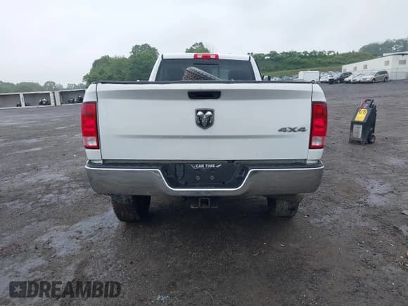 ✅ 2018 Ram 2500 Tradesman • VIN: 3C6MR5AL8JG378889 • Лот: 42515651. Опубликован ранее на IAAI с пробегом 187 834 миль. Бесплатный доступ к архиву аукционных продаж из США и подробный отчёт об истории автомобиля на DreamBid. Изображение 16.