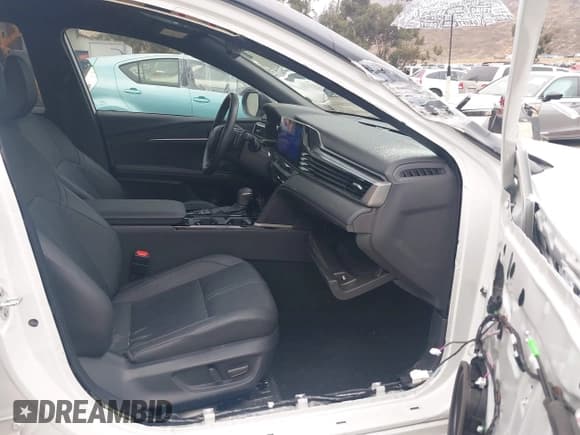 ✅ 2025 Toyota Camry LE • VIN: 4T1DBADK5SU008499 • Lot: 43682334. Listed on IAAI with 10,887 mi. Free auction sales archive from the USA and detailed vehicle history report at DreamBid. Image 5.