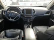 ✅ 2016 Jeep Cherokee Limited • VIN: 1C4PJMDS5GW130894 • Lot: 92266725. Wystawiony na Copart z przebiegiem 150 018 mil. Bezpłatny archiwum sprzedaży aukcyjnych z USA i szczegółowy raport historii pojazdu na DreamBid. Zdjęcie 8.