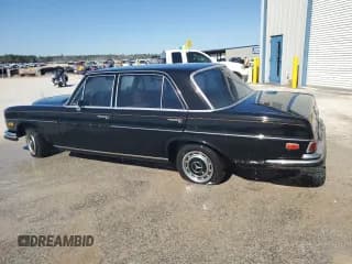 ✅ 1968 Mercedes-Benz 280 • VIN: 10801912008953 • Лот: 47815895. Опубликован ранее на Copart с пробегом Не указан. Бесплатный доступ к архиву аукционных продаж из США и подробный отчёт об истории автомобиля на DreamBid. Изображение 2.