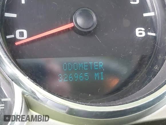 ✅ 2013 Chevrolet Silverado 2500HD Work Truck • VIN: 1GC2KVCG8DZ253237 • Lot: 41149947. Wystawiony na IAAI z przebiegiem 326 965 mil. Bezpłatny archiwum sprzedaży aukcyjnych z USA i szczegółowy raport historii pojazdu na DreamBid. Zdjęcie 14.