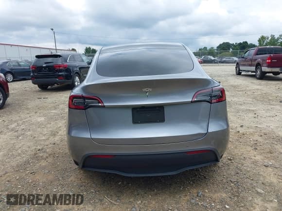 ✅ 2025 Tesla Model Y Long Range • VIN: 7SAYGDED0SA345552 • Лот: 43063341. Опубликован ранее на IAAI с пробегом 21 396 миль. Бесплатный доступ к архиву аукционных продаж из США и подробный отчёт об истории автомобиля на DreamBid. Изображение 16.