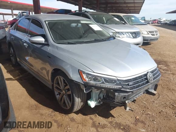 ✅ 2017 Volkswagen Passat R-Line • VIN: 1VWDT7A36HC021503 • Lot: 43617116. Wystawiony na IAAI z przebiegiem 125 526 mil. Bezpłatny archiwum sprzedaży aukcyjnych z USA i szczegółowy raport historii pojazdu na DreamBid. Zdjęcie 1.