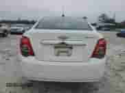 2015 Chevrolet Sonic LT z VIN 1G1JC5SHXF4103013, wystawiony jako Copart lot #71414114 z przebiegiem 169 575 mil mil oraz Szkoda całkowita • Salvage title. Historia ofert i sprzedaży dostępna na DreamBid. Obrazek 6.