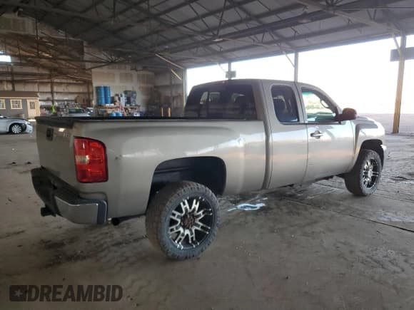 ✅ 2007 Chevrolet Silverado 2500HD Work Truck • VIN: 1GCHC29K27E525567 • Лот: 85415595. Опубликован ранее на Copart с пробегом 68 628 миль. Бесплатный доступ к архиву аукционных продаж из США и подробный отчёт об истории автомобиля на DreamBid. Изображение 3.