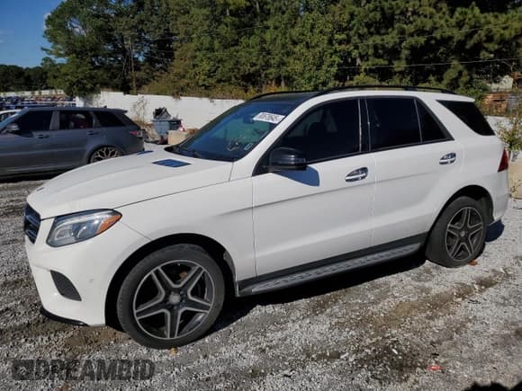 ✅ 2016 Mercedes-Benz GLE 400 • VIN: 4JGDA5GB9GA648813 • Lot: 90678645. Wystawiony na Copart z przebiegiem 154 526 mil. Bezpłatny archiwum sprzedaży aukcyjnych z USA i szczegółowy raport historii pojazdu na DreamBid. Zdjęcie 1.