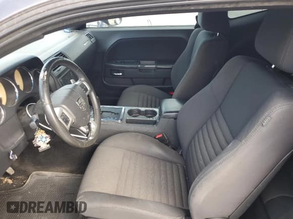 ✅ 2013 Dodge Challenger R/T • VIN: 2C3CDYBT2DH652132 • Lot: 45764365. Wystawiony na Copart z przebiegiem 121 390 mil. Bezpłatny archiwum sprzedaży aukcyjnych z USA i szczegółowy raport historii pojazdu na DreamBid. Zdjęcie 7.