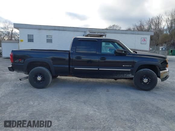 ✅ 2005 Chevrolet Silverado 2500HD LS • VIN: 1GCHK23U35F826160 • Lot: 41752747. Wystawiony na IAAI z przebiegiem 204 627 mil. Bezpłatny archiwum sprzedaży aukcyjnych z USA i szczegółowy raport historii pojazdu na DreamBid. Zdjęcie 13.