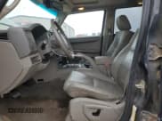 ✅ 2006 Jeep Commander • VIN: 1J8HH48K96C100560 • Lot: 82733475. Wystawiony na Copart z przebiegiem 204 639 mil. Bezpłatny archiwum sprzedaży aukcyjnych z USA i szczegółowy raport historii pojazdu na DreamBid. Zdjęcie 7.