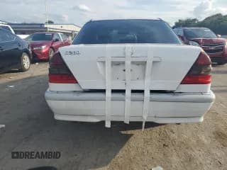 ✅ 1999 Mercedes-Benz C 230/260/280/320 • VIN: WDBHA29G6XA743924 • Lot: 70222874. Wystawiony na Copart z przebiegiem 224 405 mil. Bezpłatny archiwum sprzedaży aukcyjnych z USA i szczegółowy raport historii pojazdu na DreamBid. Zdjęcie 6.