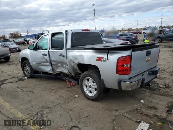 ✅ 2013 Chevrolet Silverado 1500 LT • VIN: 3GCPKSE70DG365225 • Lot: 90559485. Listed on Copart with 170,574 mi. Free auction sales archive from the USA and detailed vehicle history report at DreamBid. Image 2.
