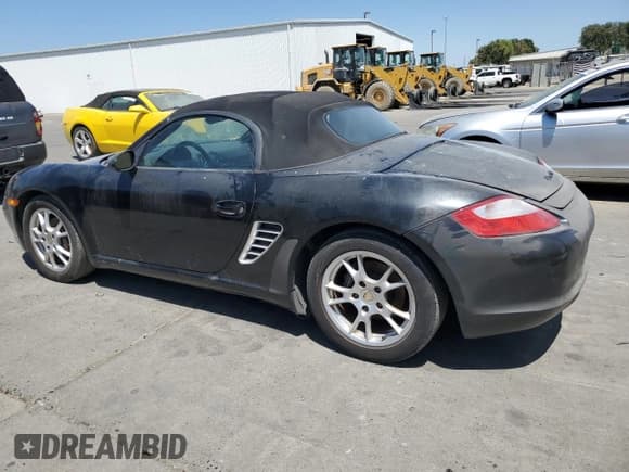 ✅ 2005 Porsche Boxster • VIN: WP0CA29885U711749 • Лот: 64101125. Опубликован ранее на Copart с пробегом 272 856 миль. Бесплатный доступ к архиву аукционных продаж из США и подробный отчёт об истории автомобиля на DreamBid. Изображение 2.