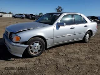 ✅ 2000 Mercedes-Benz C 230/260/280/320 • VIN: WDBHA29G7YA862910 • Lot: 71376664. Wystawiony na Copart z przebiegiem Nie podano. Bezpłatny archiwum sprzedaży aukcyjnych z USA i szczegółowy raport historii pojazdu na DreamBid. Zdjęcie 1.