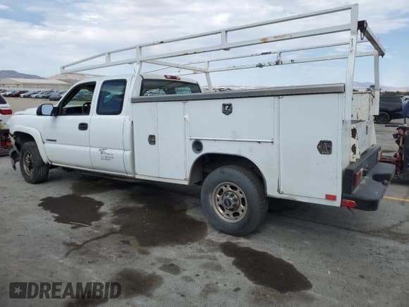 ✅ 2005 Chevrolet Silverado 1500 • VIN: 1GBHC29U75E320619 • Лот: 69829385. Опубликован ранее на Copart с пробегом Не указан. Бесплатный доступ к архиву аукционных продаж из США и подробный отчёт об истории автомобиля на DreamBid. Изображение 2.