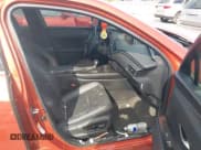 ✅ 2019 Lexus UX 200 • VIN: JTHY3JBH8K2007240 • Lot: 42893981. Wystawiony na IAAI z przebiegiem 63 624 mil. Bezpłatny archiwum sprzedaży aukcyjnych z USA i szczegółowy raport historii pojazdu na DreamBid. Zdjęcie 5.