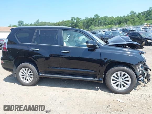 ✅ 2023 Lexus GX 460 Premium • VIN: JTJAM7BXXP5359006 • Лот: 42752806. Опубликован ранее на IAAI с пробегом 28 049 миль. Бесплатный доступ к архиву аукционных продаж из США и подробный отчёт об истории автомобиля на DreamBid. Изображение 14.