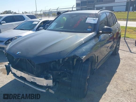 ✅ 2024 BMW X5 xDrive40i • VIN: 5UX23EU01R9U76742 • Lot: 43604412. Listed on IAAI with 19,294 mi. Free auction sales archive from the USA and detailed vehicle history report at DreamBid. Image 2.