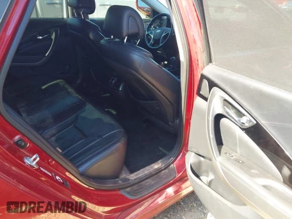 ✅ 2014 Hyundai Azera Limited • VIN: KMHFH4JG1EA372224 • Lot: 42197395. Wystawiony na IAAI z przebiegiem 215 954 mil. Bezpłatny archiwum sprzedaży aukcyjnych z USA i szczegółowy raport historii pojazdu na DreamBid. Zdjęcie 8.