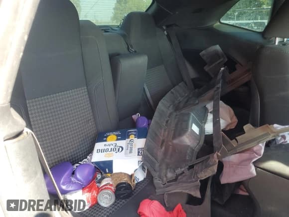 ✅ 2019 Dodge Challenger SXT • VIN: 2C3CDZAG9KH525630 • Lot: 62323744. Wystawiony na Copart z przebiegiem Nie podano. Bezpłatny archiwum sprzedaży aukcyjnych z USA i szczegółowy raport historii pojazdu na DreamBid. Zdjęcie 10.