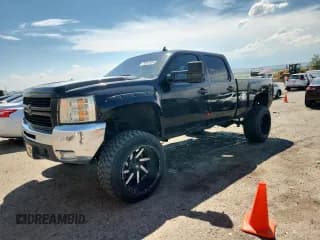 ✅ 2007 Chevrolet Silverado 2500HD 1LT • VIN: 1GCHK23667F540498 • Lot: 70387025. Wystawiony na Copart z przebiegiem 288 860 mil. Bezpłatny archiwum sprzedaży aukcyjnych z USA i szczegółowy raport historii pojazdu na DreamBid. Zdjęcie 1.