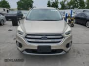 ✅ 2017 Ford Escape SE • VIN: 1FMCU0GD6HUE18878 • Lot: 60573815. Wystawiony na Copart z przebiegiem 119 037 mil. Bezpłatny archiwum sprzedaży aukcyjnych z USA i szczegółowy raport historii pojazdu na DreamBid. Zdjęcie 5.
