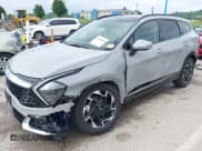 ✅ 2025 Kia Sportage SX-Prestige • VIN: 5XYK5CDF9SG266995 • Лот: 42420878. Опубликован ранее на IAAI с пробегом 6 145 миль. Бесплатный доступ к архиву аукционных продаж из США и подробный отчёт об истории автомобиля на DreamBid. Изображение 2.