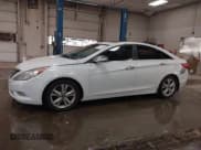 ✅ 2011 Hyundai Sonata Limited • VIN: 5NPEC4AC9BH035431 • Lot: 42960977. Listed on IAAI with 185,739 mi. Free auction sales archive from the USA and detailed vehicle history report at DreamBid. Image 14.
