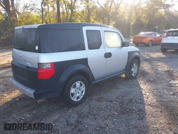 ✅ 2007 Honda Element LX • VIN: 5J6YH18307L007873 • Lot: 43611841. Listed on IAAI with 205,231 mi. Free auction sales archive from the USA and detailed vehicle history report at DreamBid. Image 4.
