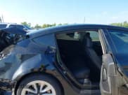 ✅ 2023 Tesla Model 3 • VIN: 5YJ3E1EA5PF671925 • Lot: 43126725. Wystawiony na IAAI z przebiegiem 28 765 mil. Bezpłatny archiwum sprzedaży aukcyjnych z USA i szczegółowy raport historii pojazdu na DreamBid. Zdjęcie 8.