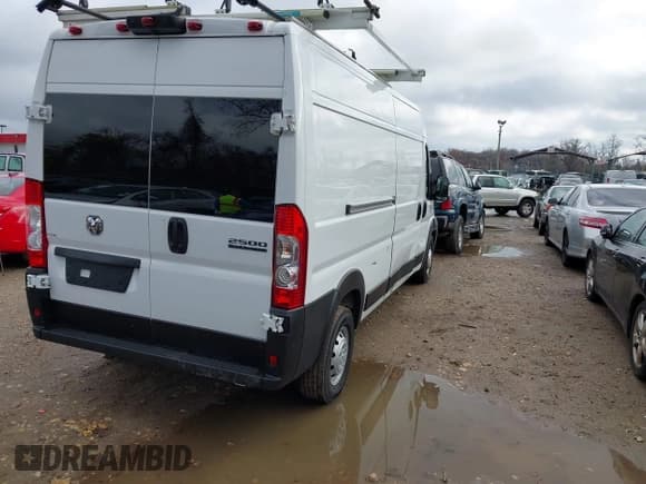 ✅ 2023 Ram ProMaster Cargo • VIN: 3C6LRVDG0PE546202 • Lot: 43792167. Wystawiony na IAAI z przebiegiem 27 298 mil. Bezpłatny archiwum sprzedaży aukcyjnych z USA i szczegółowy raport historii pojazdu na DreamBid. Zdjęcie 4.
