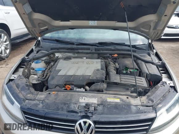 ✅ 2013 Volkswagen Jetta TDI w/Premium/Nav • VIN: 3VWLL7AJ9DM234271 • Lot: 43247645. Listed on IAAI with 176,566 mi. Free auction sales archive from the USA and detailed vehicle history report at DreamBid. Image 10.