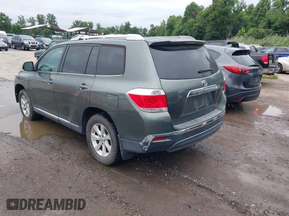 ✅ 2013 Toyota Highlander • VIN: 5TDZA3EH3DS036403 • Lot: 43058226. Wystawiony na IAAI z przebiegiem 135 542 mil. Bezpłatny archiwum sprzedaży aukcyjnych z USA i szczegółowy raport historii pojazdu na DreamBid. Zdjęcie 3.