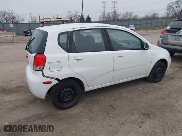 ✅ 2008 Chevrolet Aveo LS • VIN: KL1TD66698B254717 • Lot: 41540925. Wystawiony na IAAI z przebiegiem 137 597 mil. Bezpłatny archiwum sprzedaży aukcyjnych z USA i szczegółowy raport historii pojazdu na DreamBid. Zdjęcie 4.