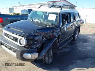 ✅ 2007 Toyota FJ Cruiser • VIN: JTEBU11FX70034670 • Lot: 43462759. Wystawiony na IAAI z przebiegiem Nie podano. Bezpłatny archiwum sprzedaży aukcyjnych z USA i szczegółowy raport historii pojazdu na DreamBid. Zdjęcie 2.