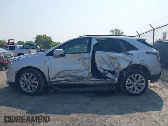 ✅ 2020 Cadillac XT5 Sport AWD • VIN: 1GYKNGRSXLZ135794 • Лот: 42414829. Опубликован ранее на IAAI с пробегом 75 577 миль. Бесплатный доступ к архиву аукционных продаж из США и подробный отчёт об истории автомобиля на DreamBid. Изображение 14.