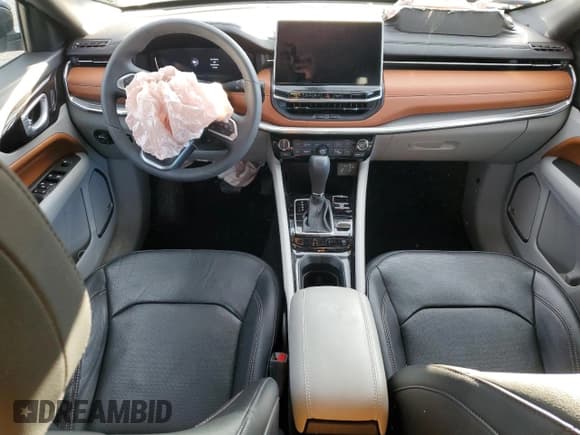 ✅ 2023 Jeep Compass Limited • VIN: 3C4NJDCN7PT516628 • Лот: 92649275. Опубликован ранее на Copart с пробегом 10 074 миль. Бесплатный доступ к архиву аукционных продаж из США и подробный отчёт об истории автомобиля на DreamBid. Изображение 8.