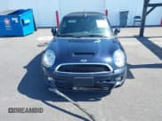 ✅ 2014 MINI Convertible S • VIN: WMWZP3C53ET706796 • Lot: 42363811. Wystawiony na IAAI z przebiegiem 93 581 mil. Bezpłatny archiwum sprzedaży aukcyjnych z USA i szczegółowy raport historii pojazdu na DreamBid. Zdjęcie 6.