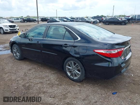 ✅ 2017 Toyota Camry LE • VIN: 4T1BF1FK1HU294658 • Lot: 43209085. Wystawiony na IAAI z przebiegiem 156 436 mil. Bezpłatny archiwum sprzedaży aukcyjnych z USA i szczegółowy raport historii pojazdu na DreamBid. Zdjęcie 3.