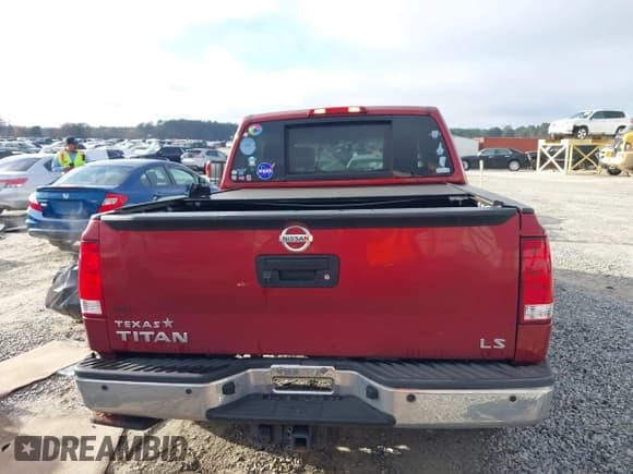 ✅ 2015 Nissan Titan SV • VIN: 1N6BA0ED1FN503871 • Lot: 41491164. Listed on IAAI with 168,793 mi. Free auction sales archive from the USA and detailed vehicle history report at DreamBid. Image 17.