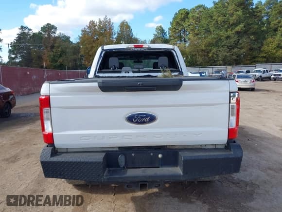 ✅ 2019 Ford F-250 XL • VIN: 1FT7W2BT0KED75750 • Лот: 43685820. Опубликован ранее на IAAI с пробегом 135 718 миль. Бесплатный доступ к архиву аукционных продаж из США и подробный отчёт об истории автомобиля на DreamBid. Изображение 16.