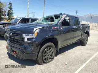 ✅ 2025 Chevrolet Silverado 1500 LT Trail Boss • VIN: 3GCUKFE85SG143876 • Lot: 56549265. Wystawiony na Copart z przebiegiem 4 389 mil. Bezpłatny archiwum sprzedaży aukcyjnych z USA i szczegółowy raport historii pojazdu na DreamBid. Zdjęcie 1.