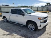 ✅ 2020 Chevrolet Silverado 1500 Custom • VIN: 3GCPWBEF2LG149337 • Lot: 77383784. Wystawiony na Copart z przebiegiem 90 235 mil. Bezpłatny archiwum sprzedaży aukcyjnych z USA i szczegółowy raport historii pojazdu na DreamBid. Zdjęcie 4.