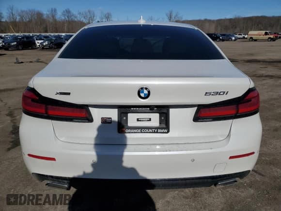 ✅ 2023 BMW 5 Series 530i xDrive • VIN: WBA13BJ04PCM79437 • Лот: 46671715. Опубликован ранее на Copart с пробегом Не указан. Бесплатный доступ к архиву аукционных продаж из США и подробный отчёт об истории автомобиля на DreamBid. Изображение 6.