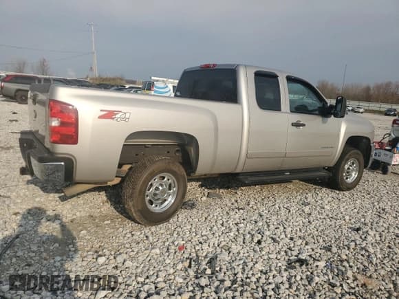 ✅ 2008 Chevrolet Silverado 2500HD 1LT • VIN: 1GCHK29K68E197574 • Lot: 52921025. Wystawiony na Copart z przebiegiem 105 066 mil. Bezpłatny archiwum sprzedaży aukcyjnych z USA i szczegółowy raport historii pojazdu na DreamBid. Zdjęcie 3.