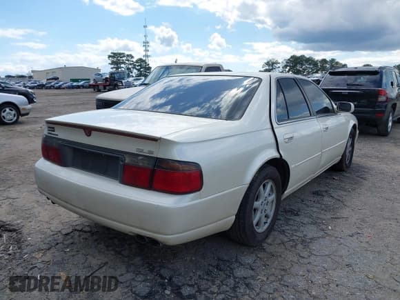 ✅ 2001 Cadillac Seville Luxury SLS • VIN: 1G6KS54Y71U223875 • Lot: 41970460. Wystawiony na IAAI z przebiegiem 119 982 mil. Bezpłatny archiwum sprzedaży aukcyjnych z USA i szczegółowy raport historii pojazdu na DreamBid. Zdjęcie 4.
